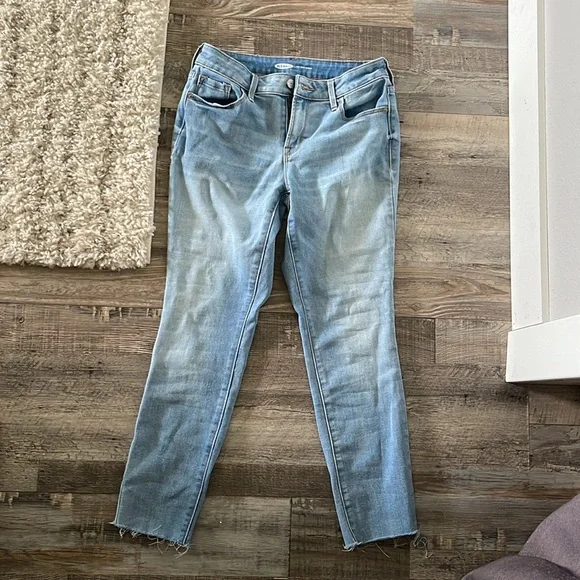 Old Navy Pop Icon Skinny Short - Picture 2 of 2